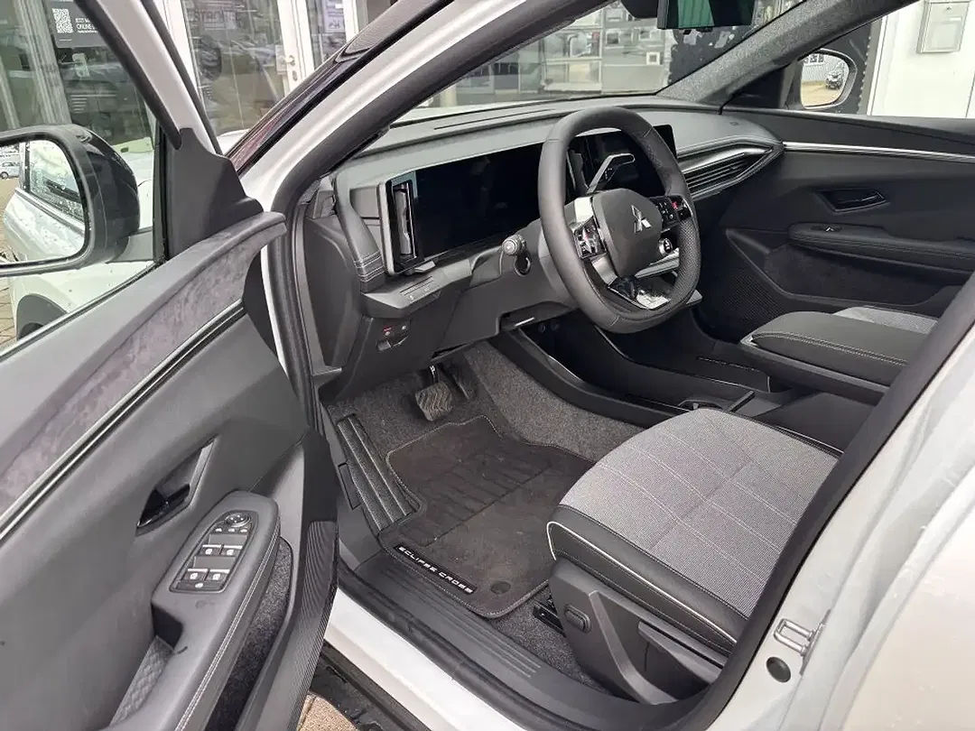 Mitsubishi Eclipse Cross - Thumbnail 7
