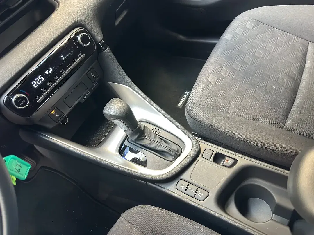 Mazda 2 - Thumbnail 9