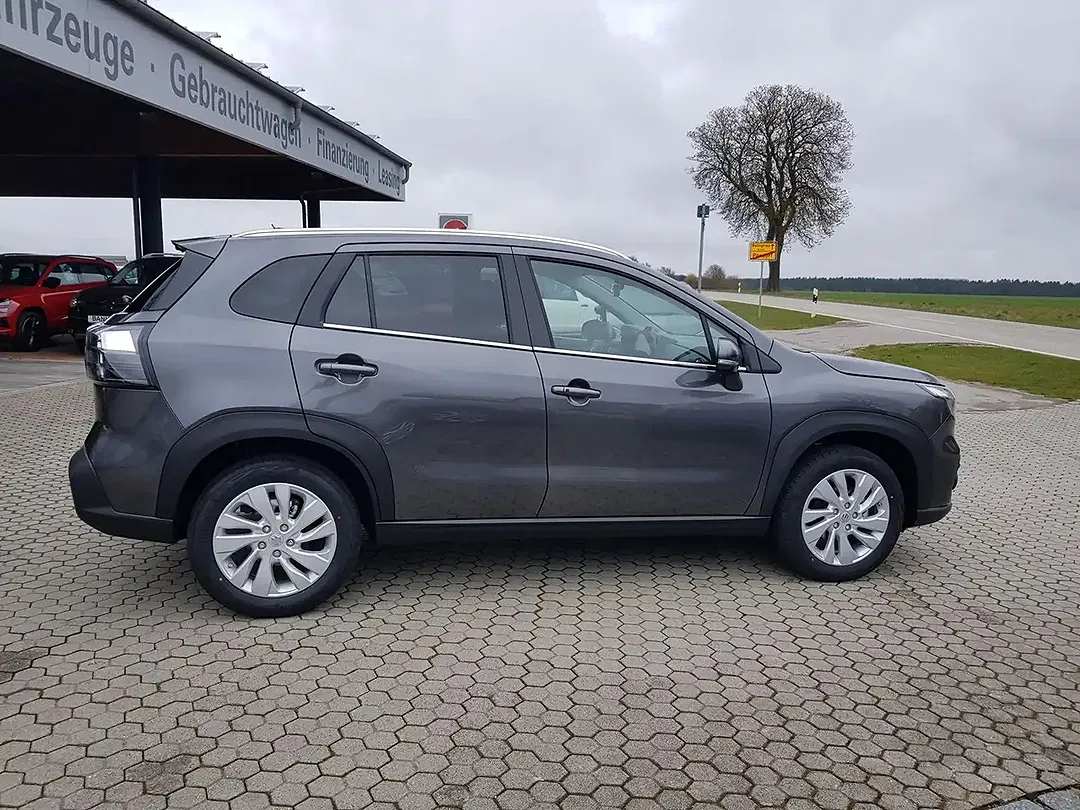 Suzuki S-Cross - Thumbnail 6