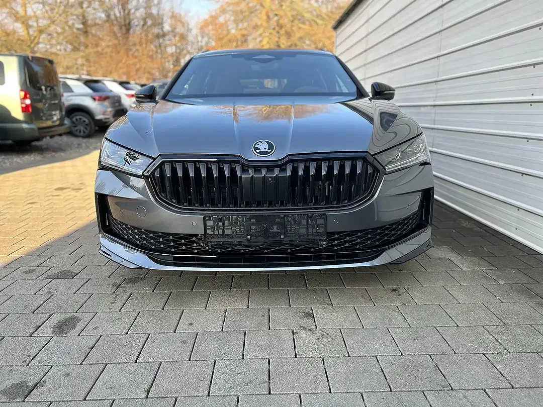Skoda Superb - Thumbnail 2