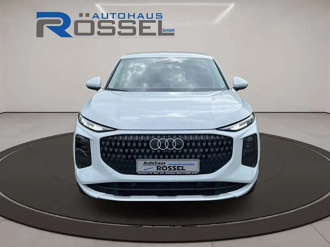 Audi Q3 - Thumbnail 2