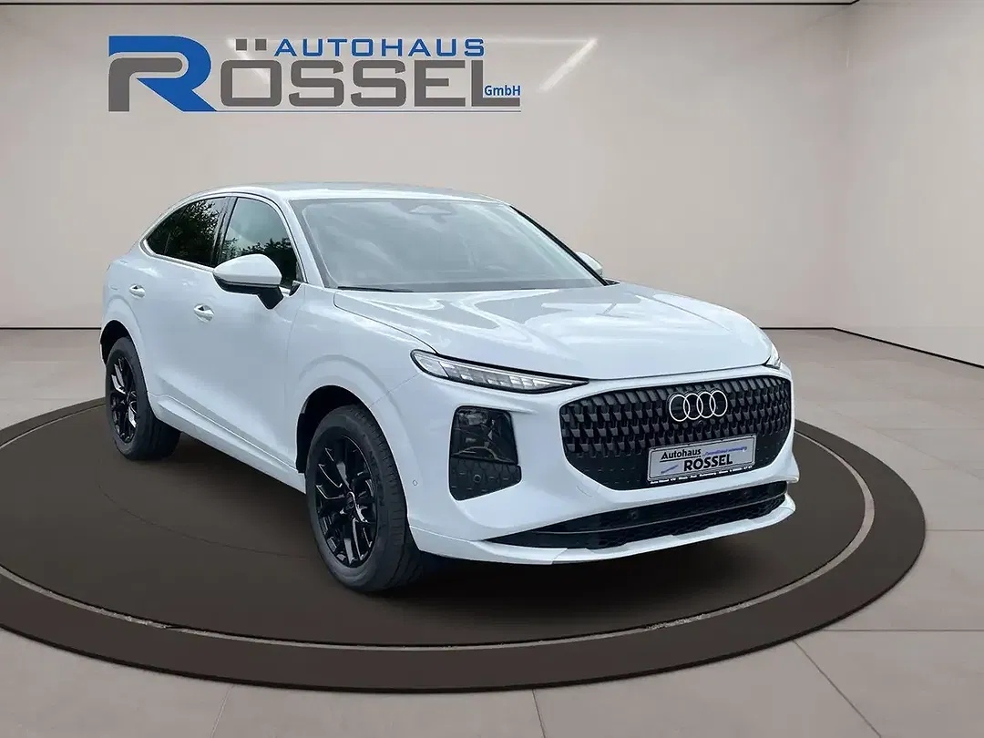 Audi Q3 - Thumbnail 3