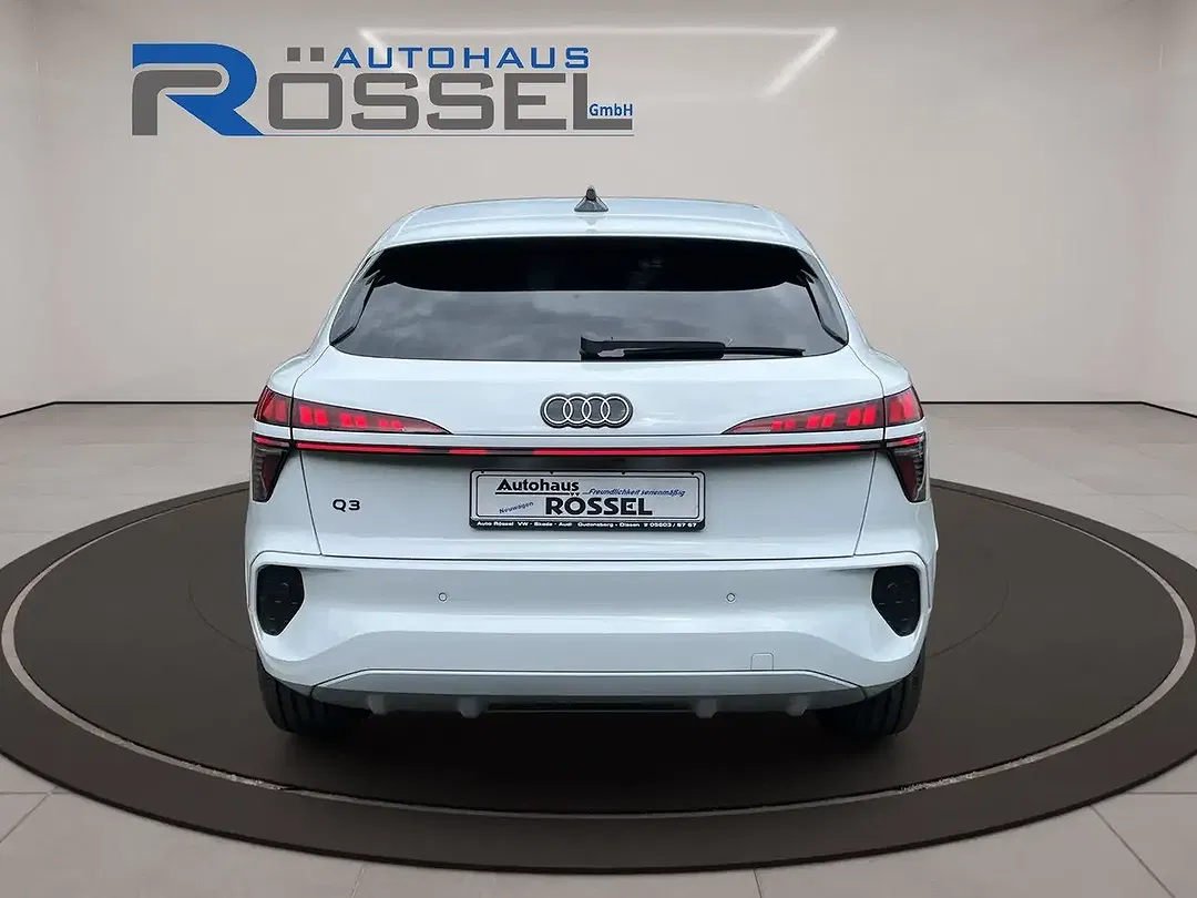 Audi Q3 - Thumbnail 6