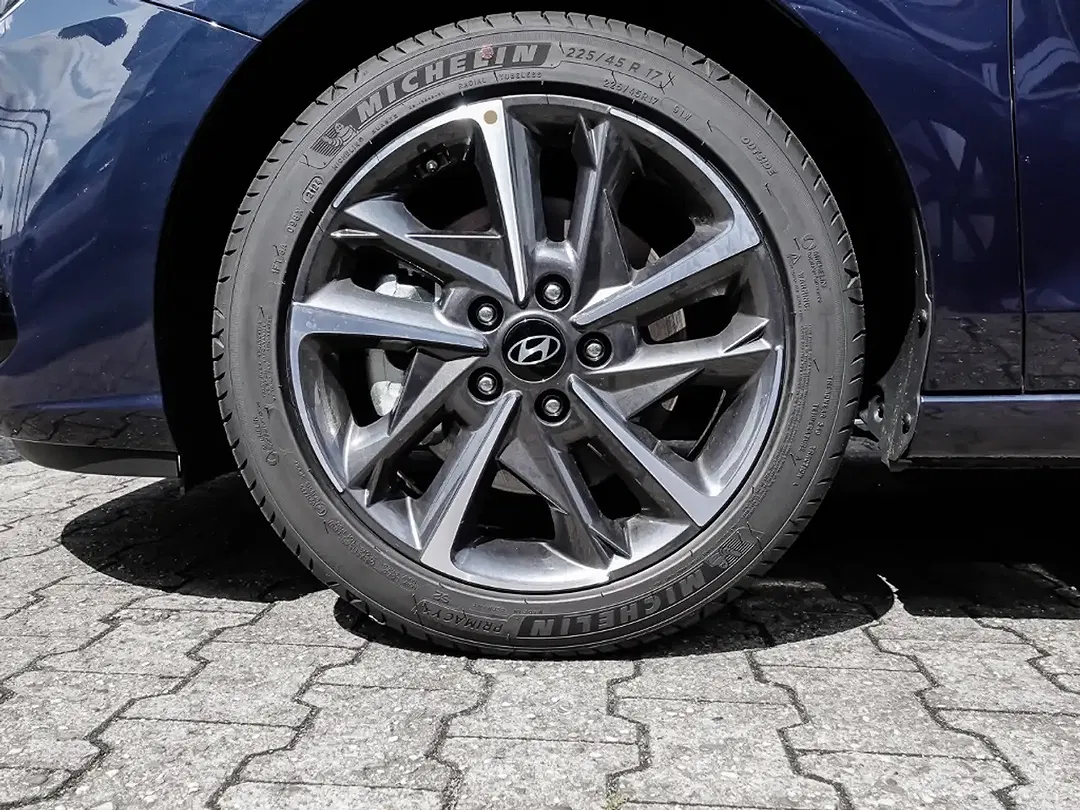 Hyundai i30 - Thumbnail 3