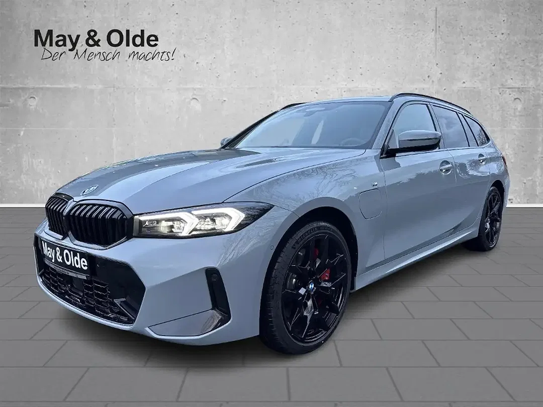 BMW 330 - Afbeelding 1