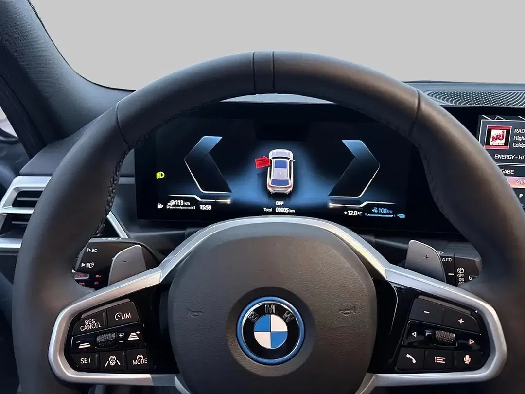BMW 330 - Thumbnail 10