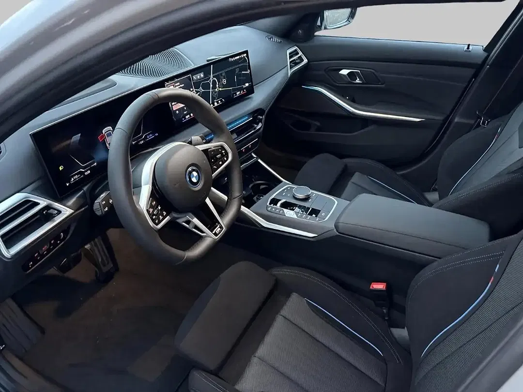 BMW 330 - Thumbnail 9