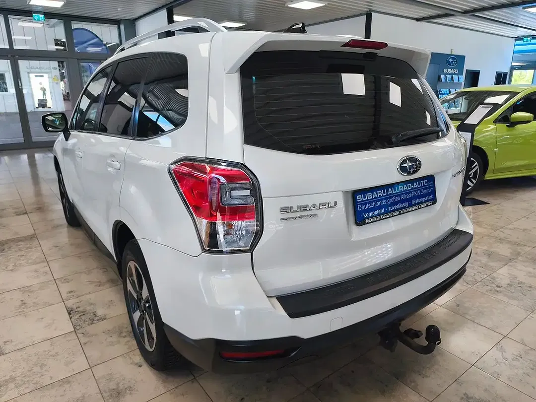 Subaru Forester - Thumbnail 3