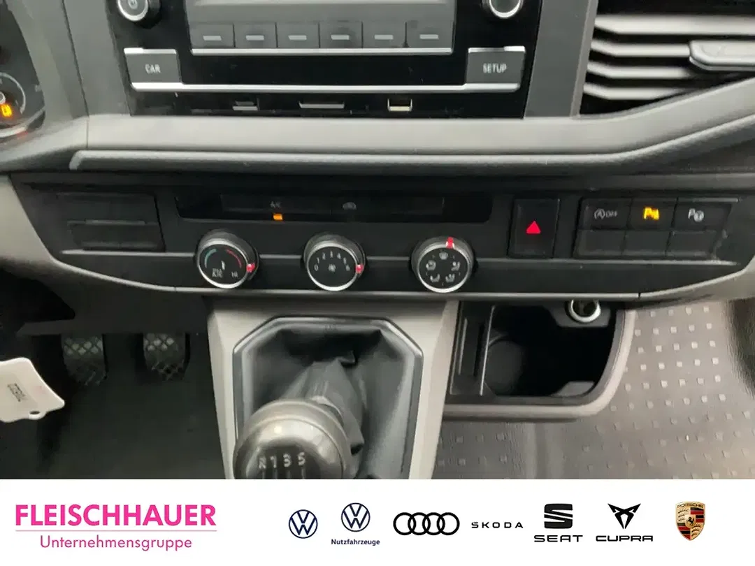 Volkswagen Transporter - Thumbnail 13