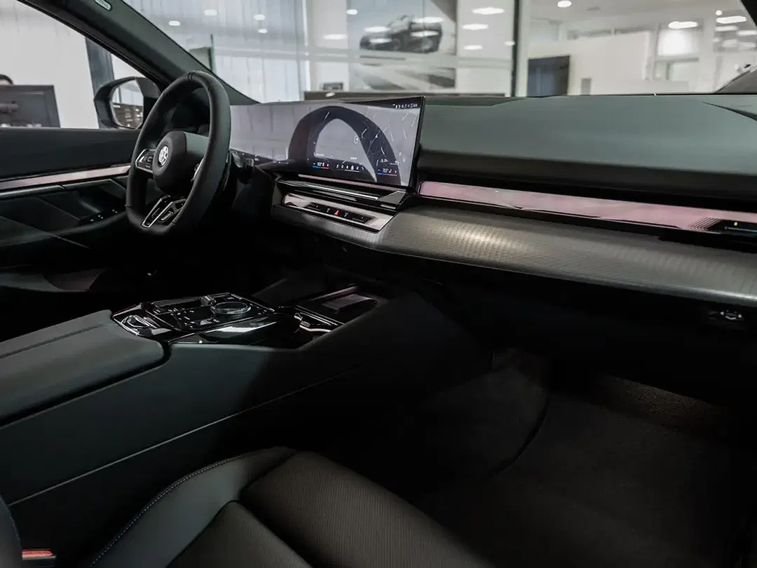 BMW 520 - Thumbnail 6