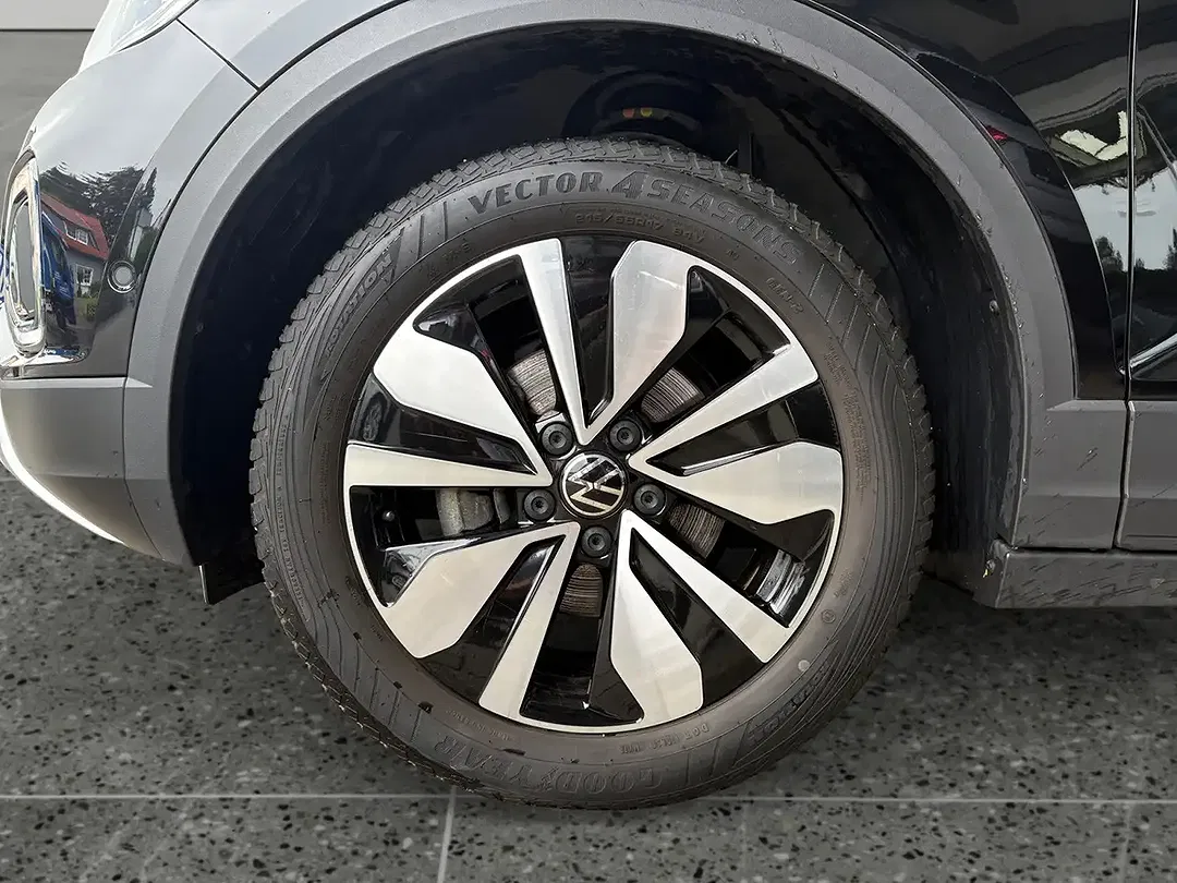 Volkswagen T-Roc - Thumbnail 10