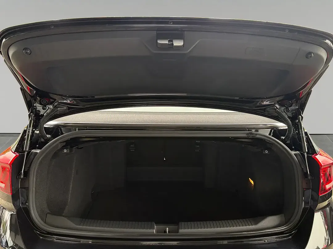 Volkswagen T-Roc - Thumbnail 12