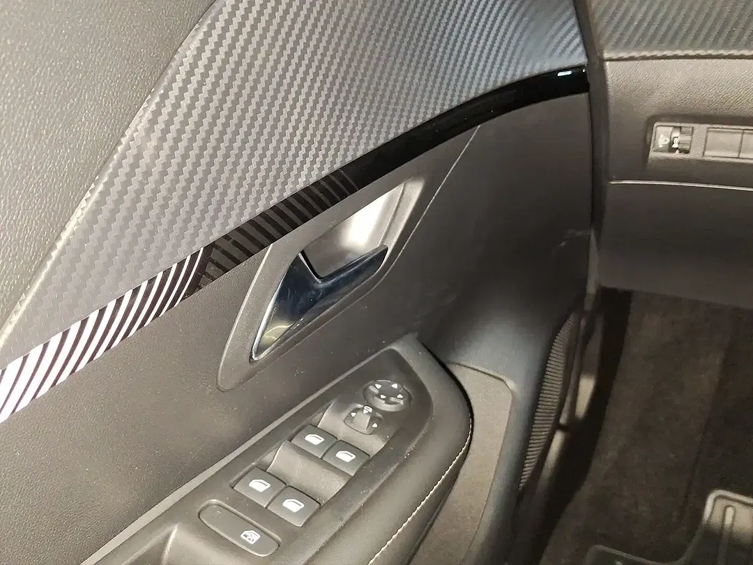 Peugeot 208 - Thumbnail 10