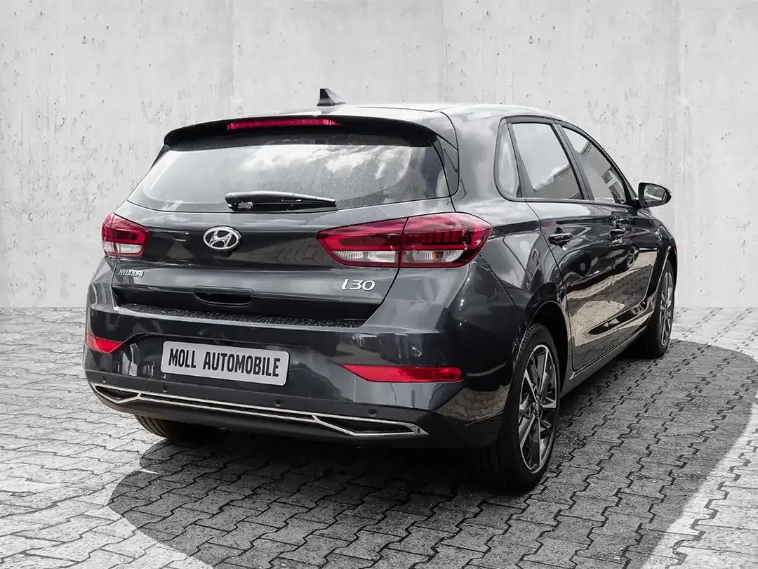 Hyundai i30 - Thumbnail 2