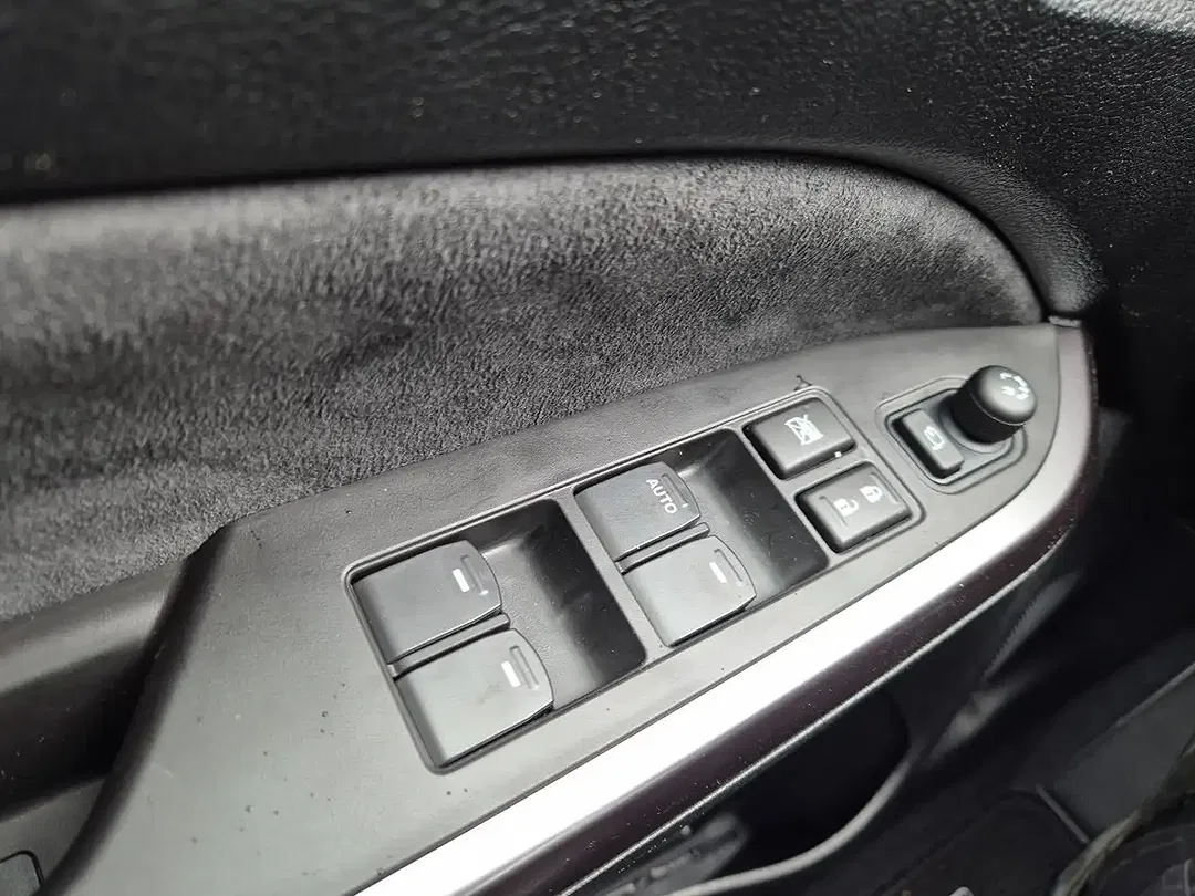 Suzuki Vitara - Thumbnail 13