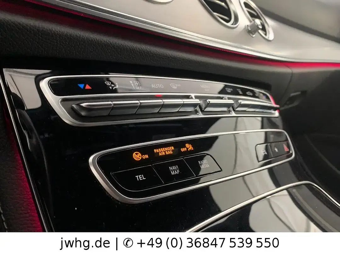 Mercedes-Benz E 300 - Thumbnail 13