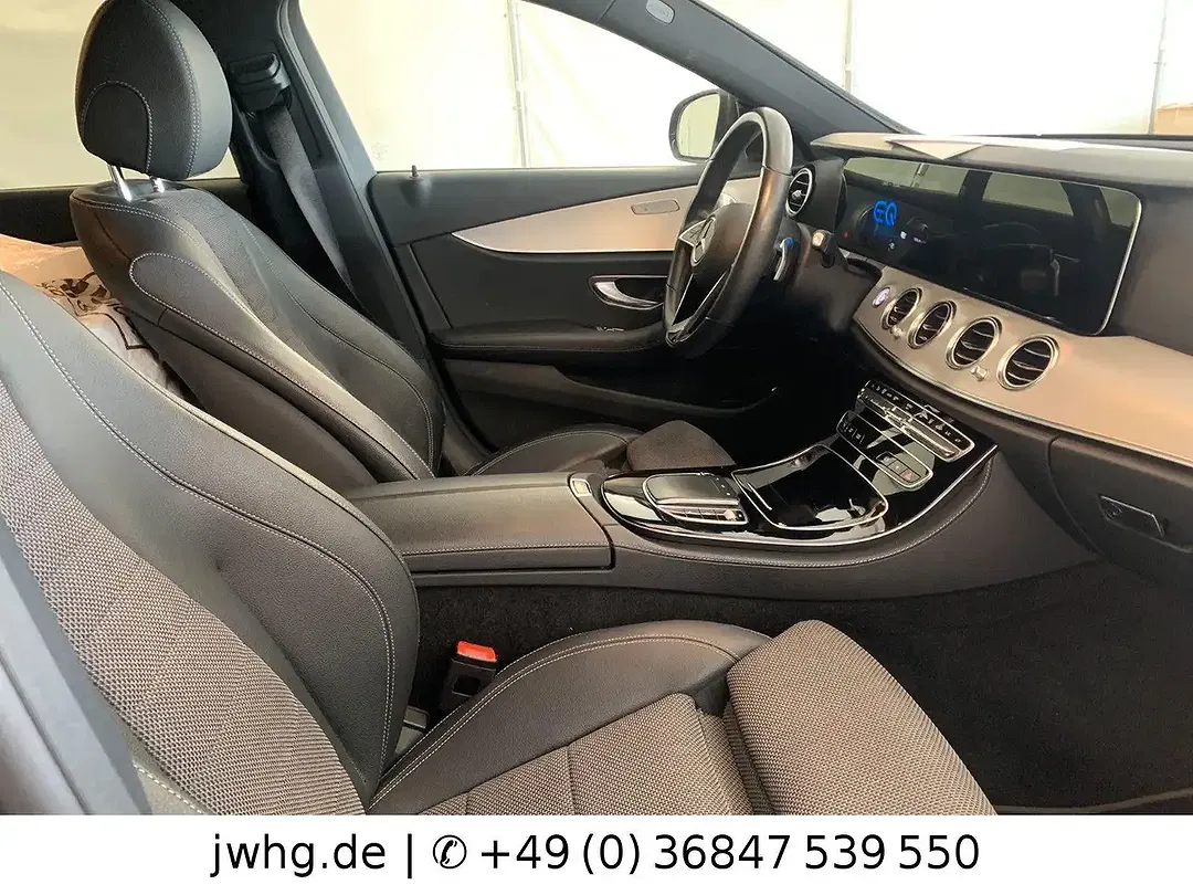 Mercedes-Benz E 300 - Thumbnail 3