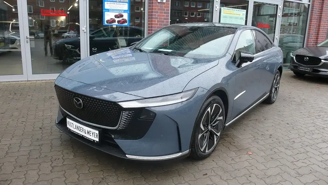 Mazda 6e - Thumbnail 4