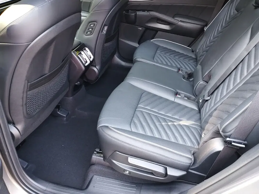 Kia Sorento - Thumbnail 13