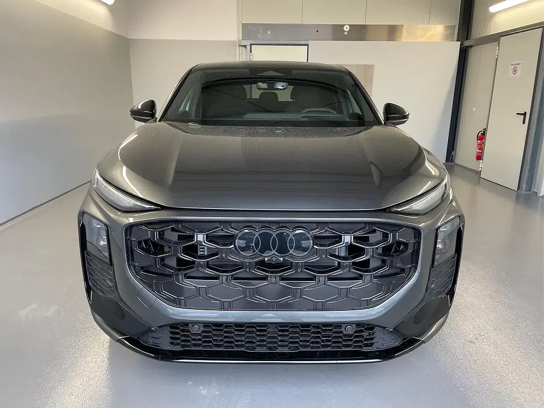Audi Q3 - Thumbnail 2