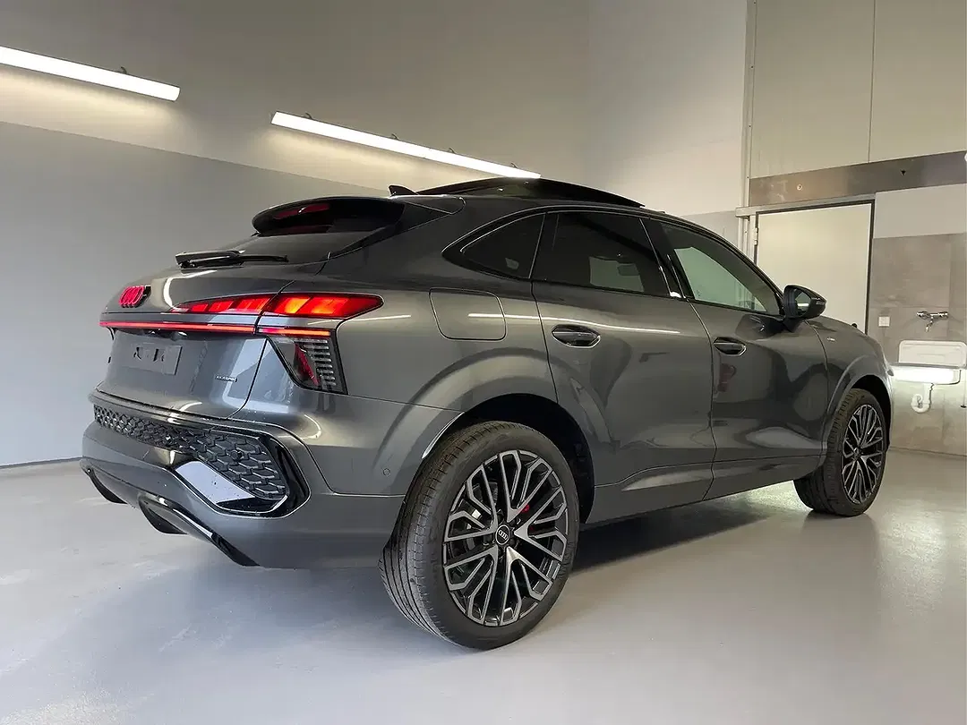 Audi Q3 - Thumbnail 4