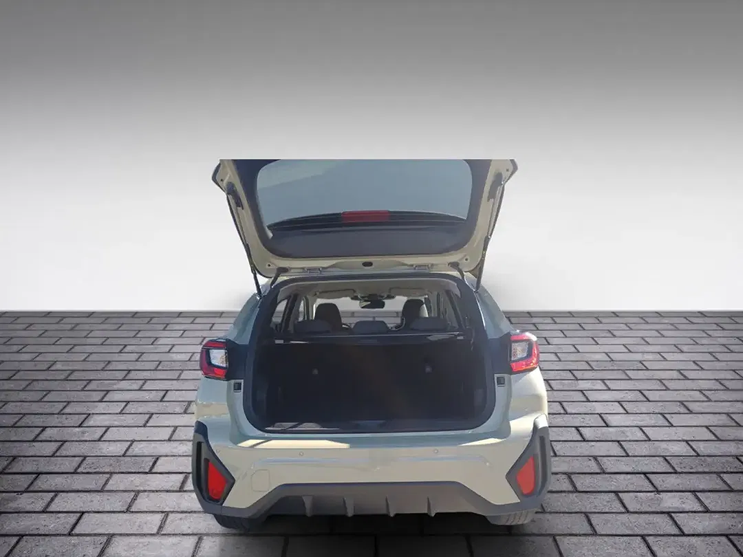Subaru Crosstrek - Thumbnail 5