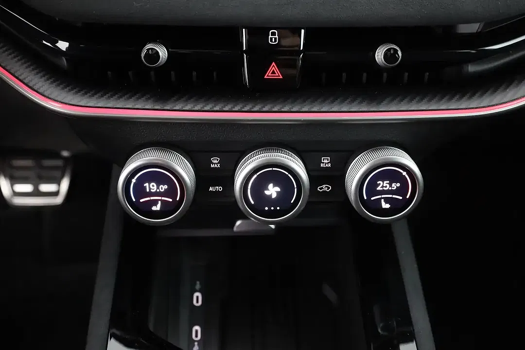 Skoda Superb - Thumbnail 11