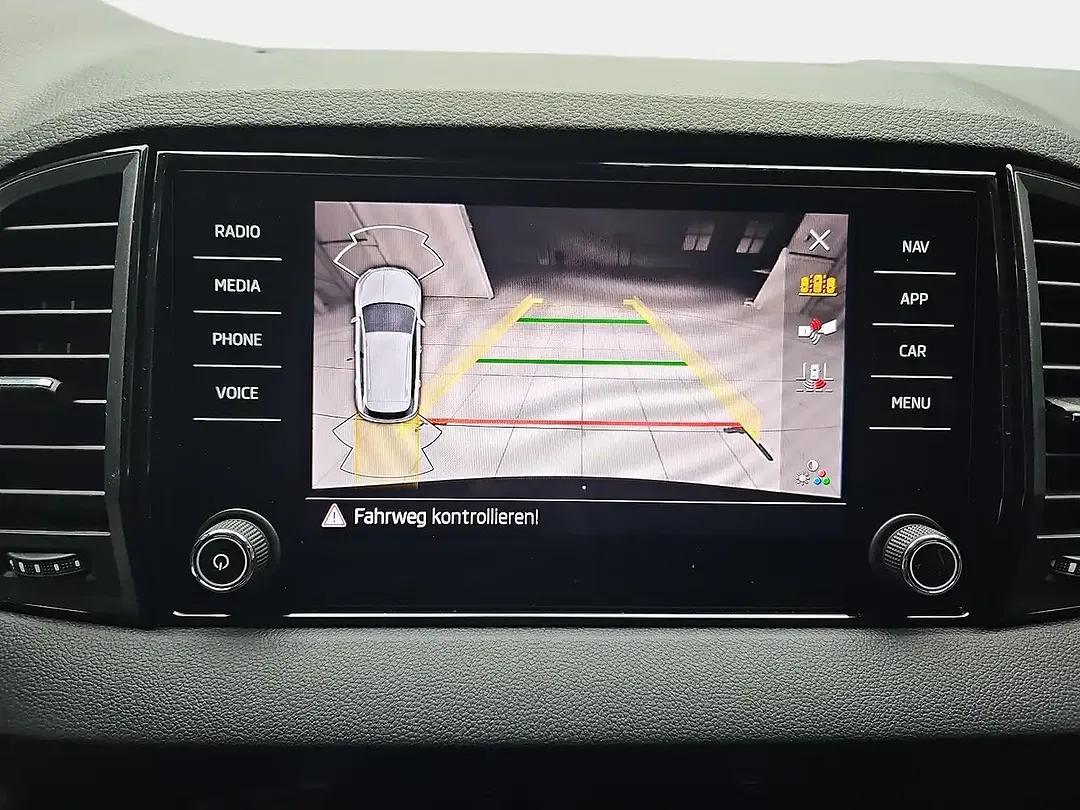 Skoda Karoq - Thumbnail 10