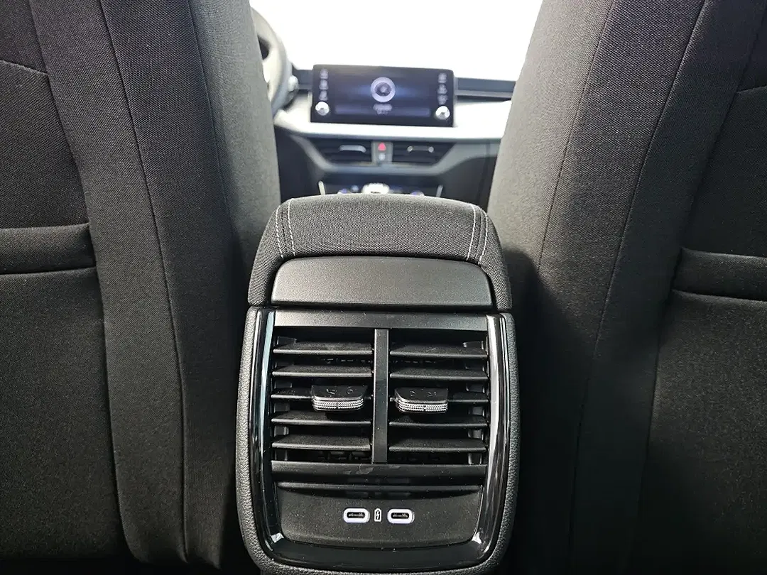 Skoda Kamiq - Thumbnail 10