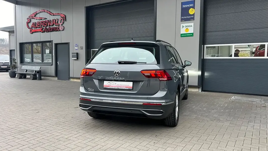Volkswagen Tiguan - Thumbnail 11