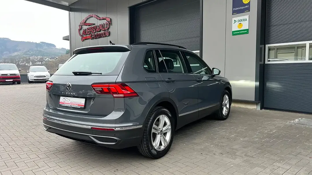 Volkswagen Tiguan - Thumbnail 12