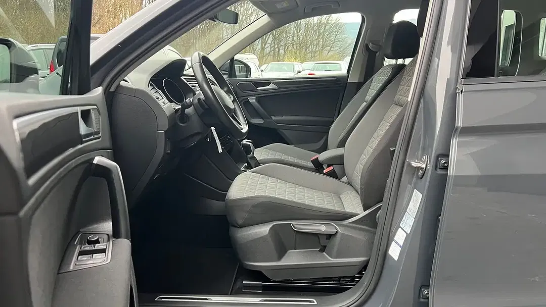 Volkswagen Tiguan - Thumbnail 14