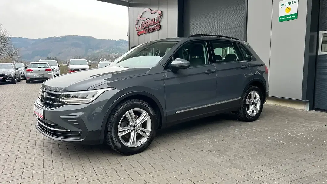 Volkswagen Tiguan - Thumbnail 3