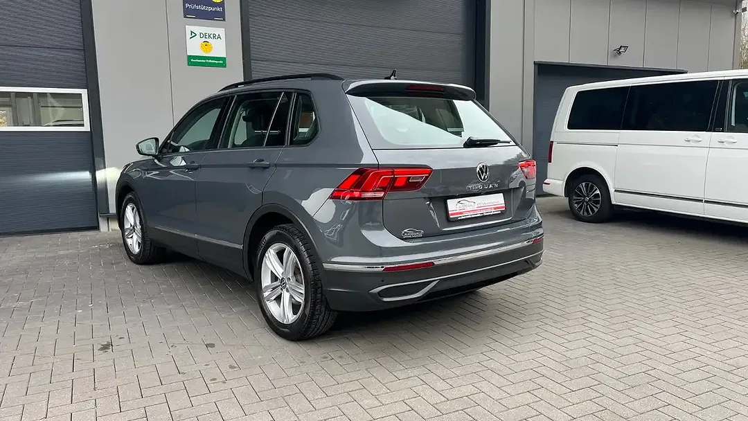 Volkswagen Tiguan - Thumbnail 9