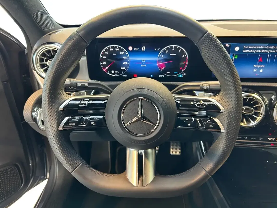 Mercedes-Benz A 200 - Thumbnail 10