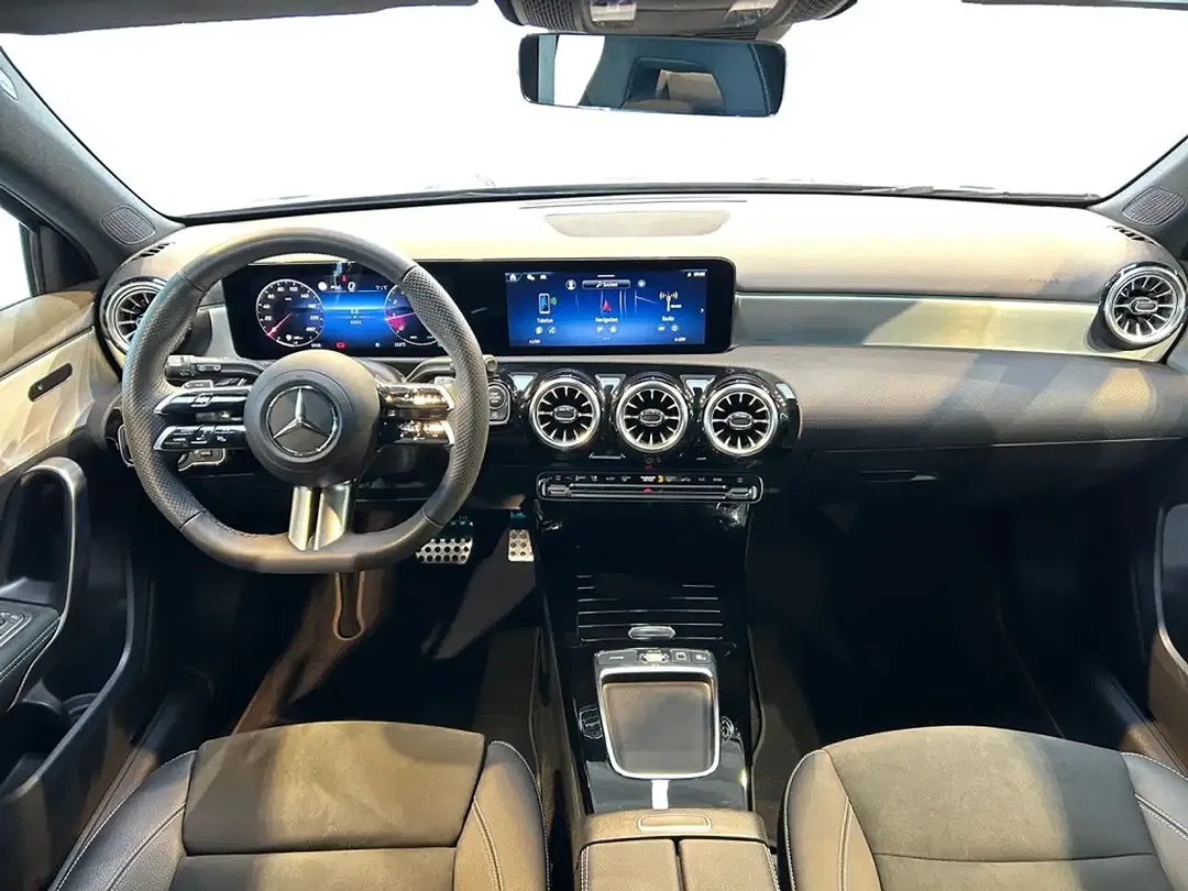 Mercedes-Benz A 200 - Thumbnail 14