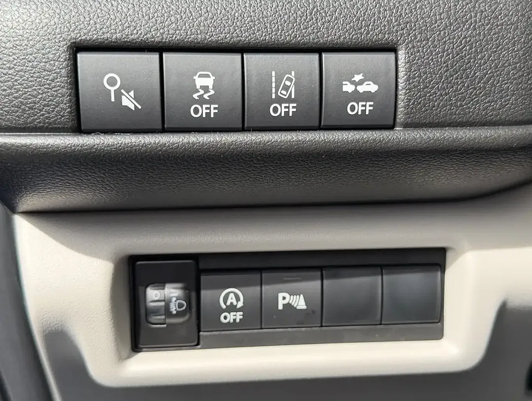 Suzuki Swift - Thumbnail 15