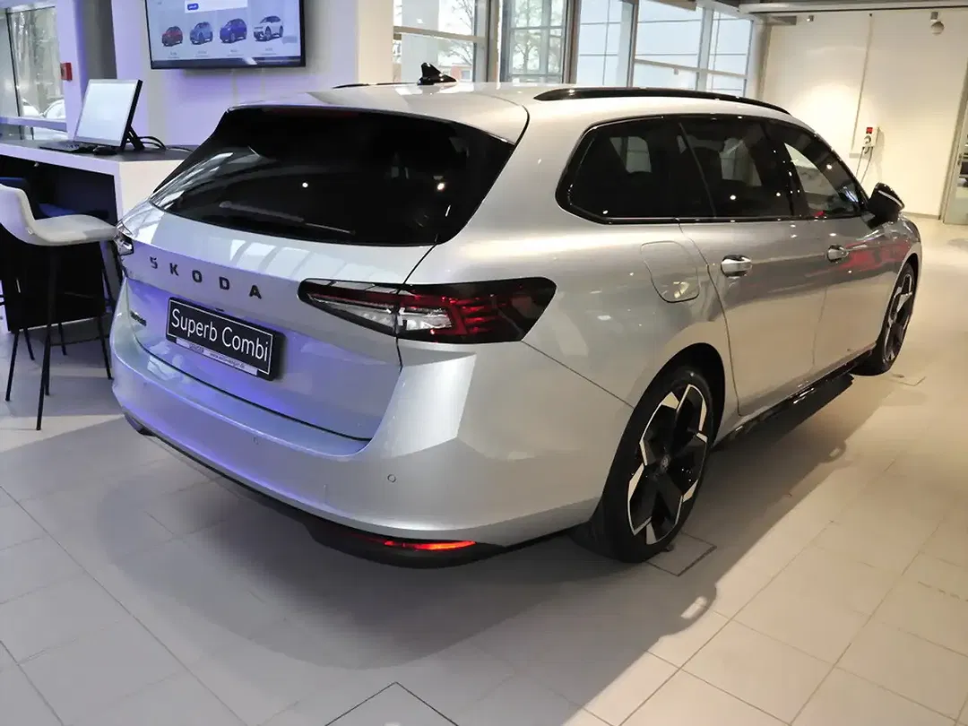 Skoda Superb - Thumbnail 4