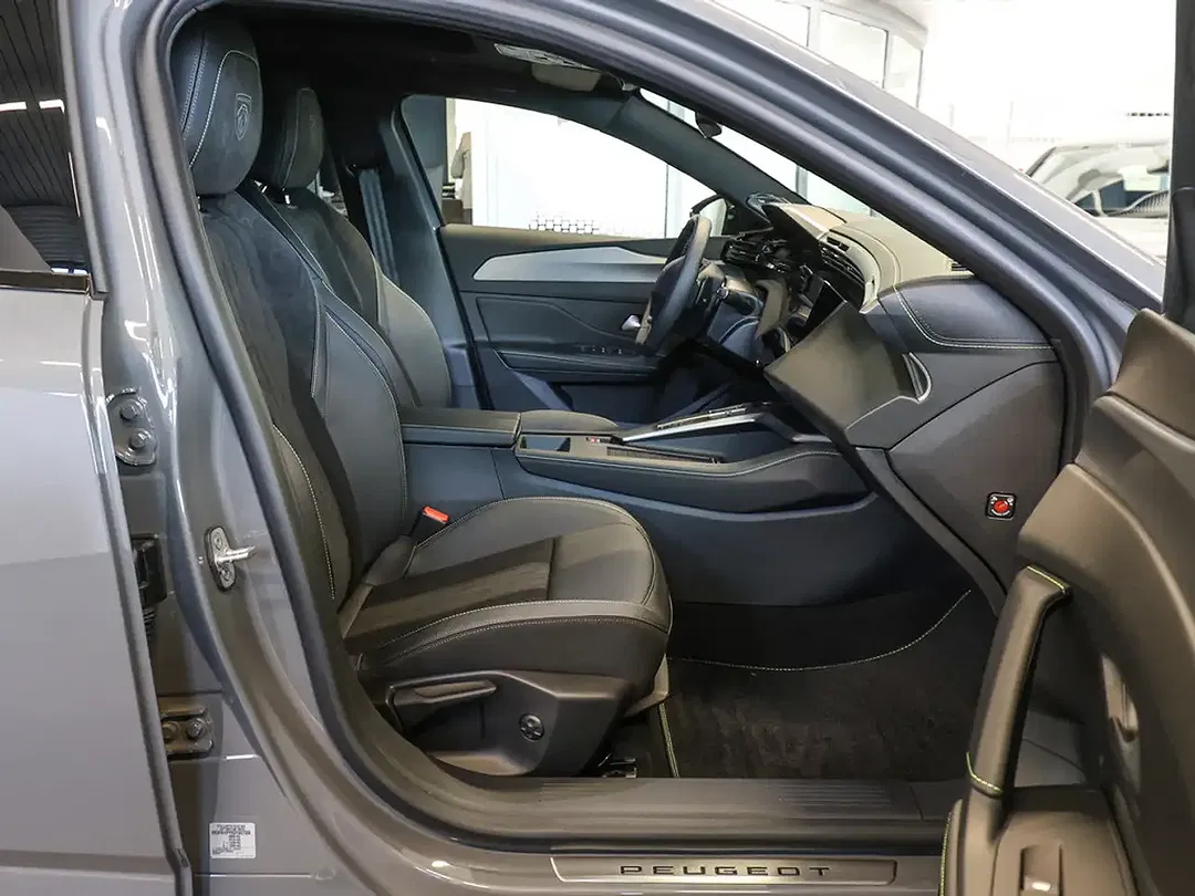 Peugeot 308 - Thumbnail 3