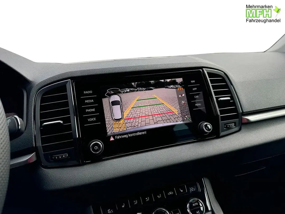 Skoda Karoq - Thumbnail 12