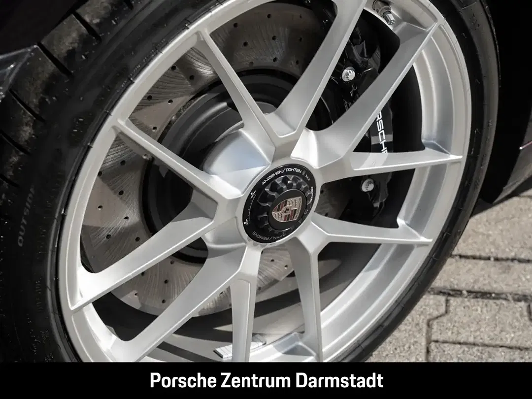 Porsche 992 - Thumbnail 11