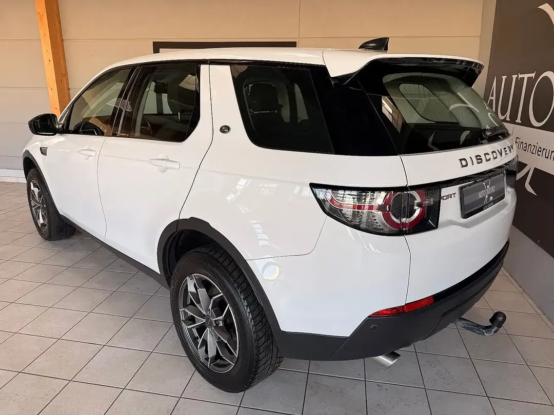 Land Rover Discovery - Thumbnail 3