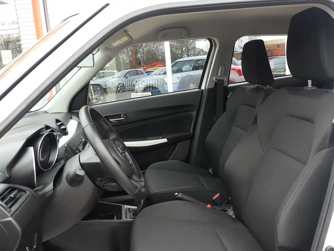 Suzuki Swift - Thumbnail 12