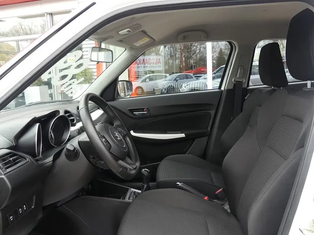 Suzuki Swift - Thumbnail 13