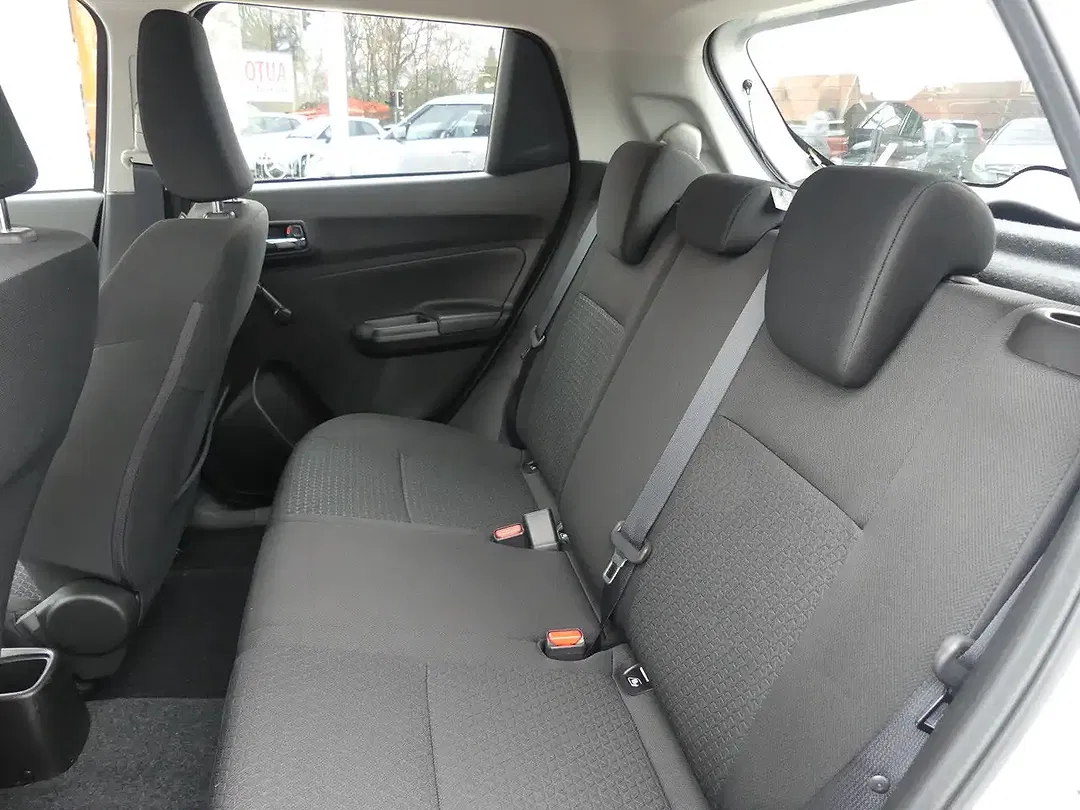 Suzuki Swift - Thumbnail 14