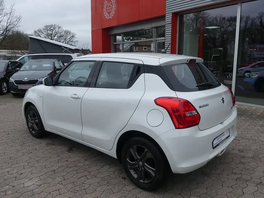 Suzuki Swift - Thumbnail 4
