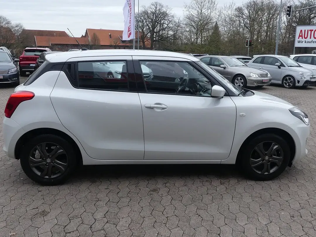 Suzuki Swift - Thumbnail 8