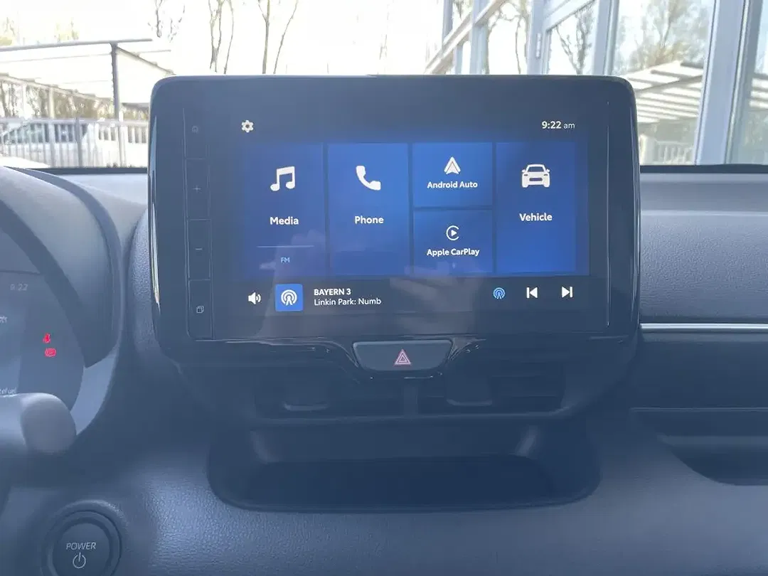 Toyota Yaris - Thumbnail 11