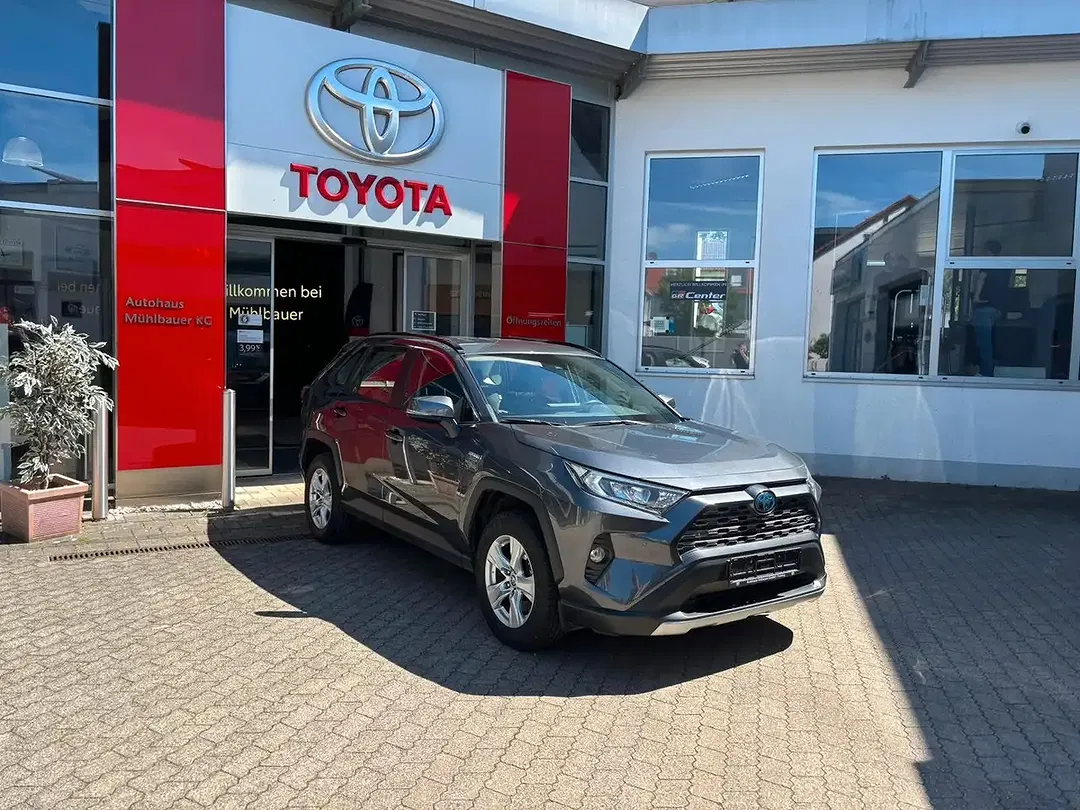 Toyota RAV 4 - Thumbnail 3