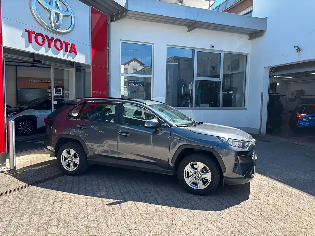Toyota RAV 4 - Thumbnail 5